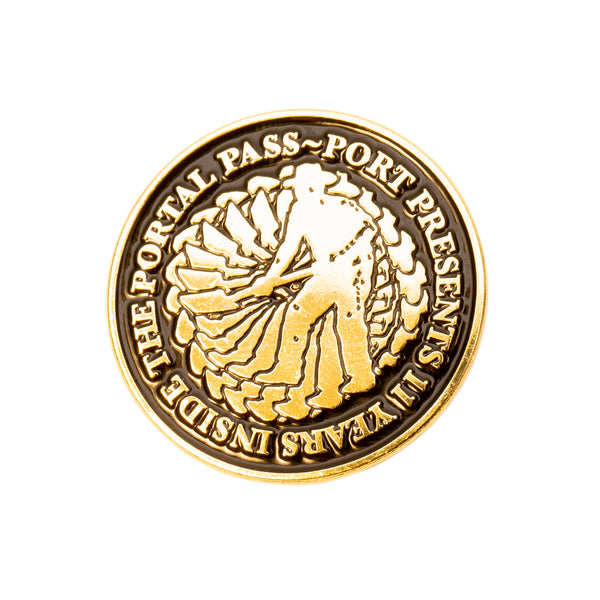 Pass Port 11 Years Pin / Gold / Black